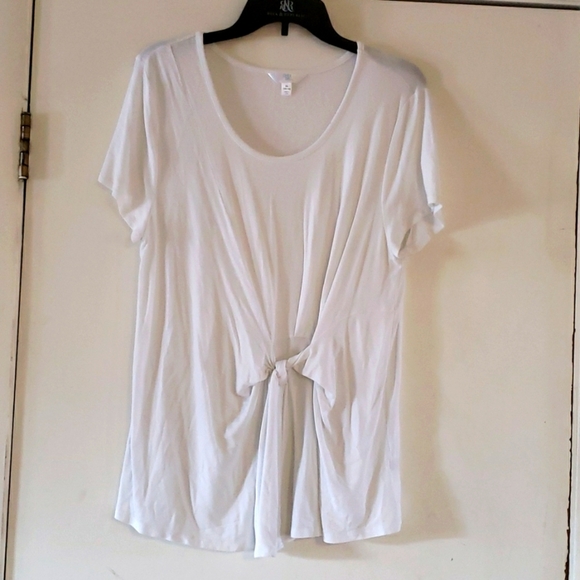 White Shirt with knot in the front - Picture 1 of 2